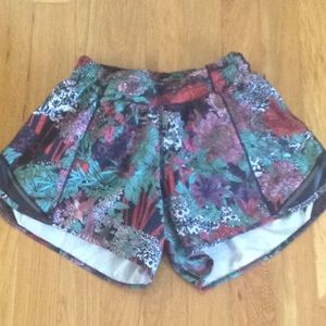 Lululemon hotty hot 4